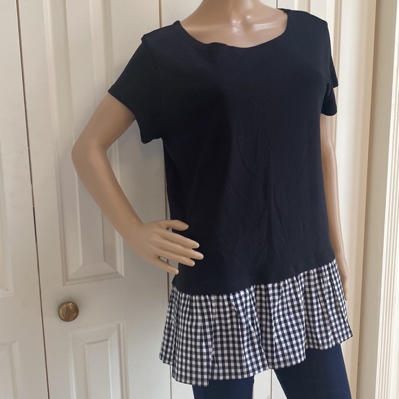 Halogen Womens Size Large Black & Checkered Cute Tee. Ruffle. Great Material. - Picture 4 of 11